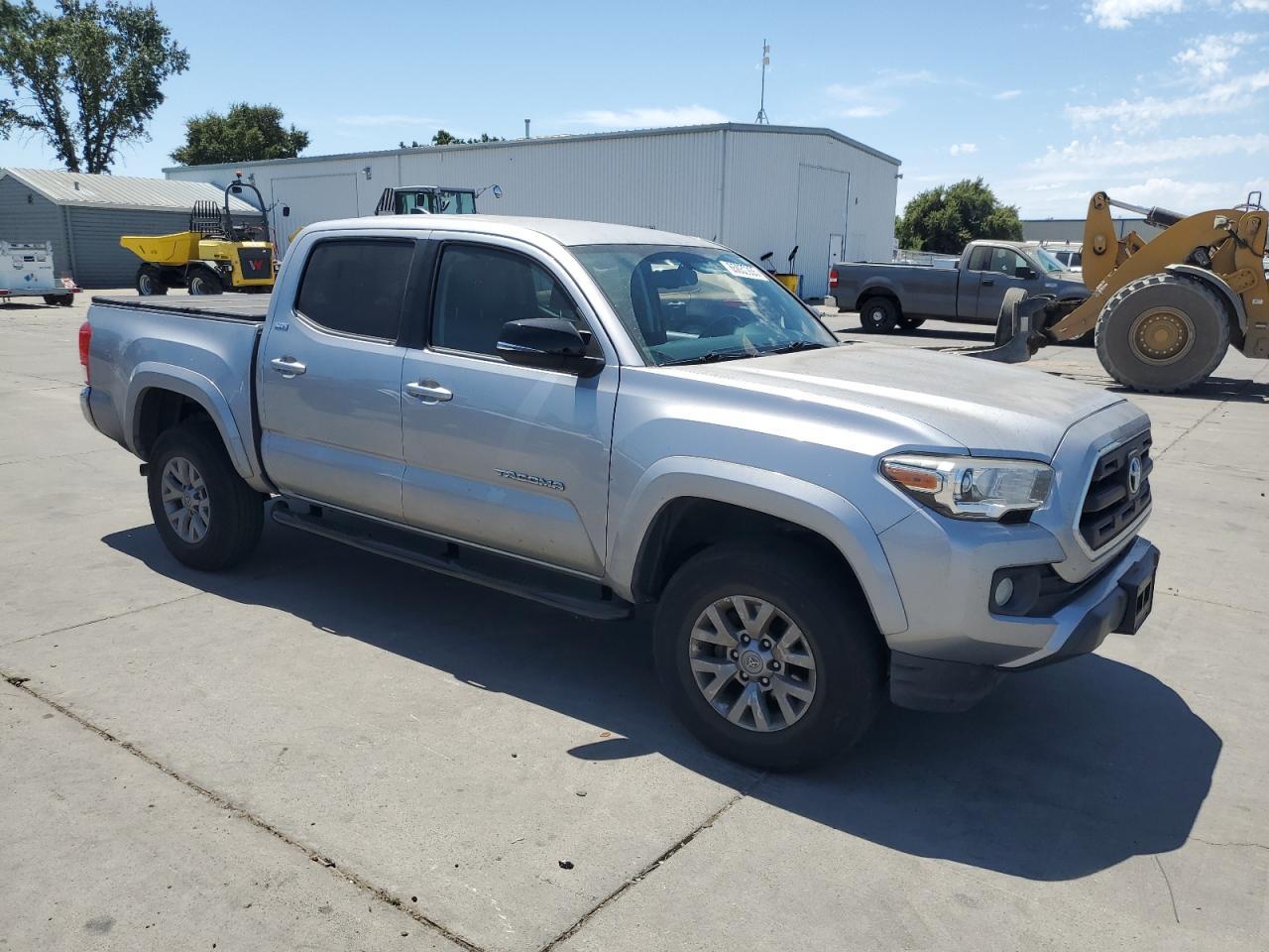 2017 Toyota Tacoma Double Cab - Фото 4