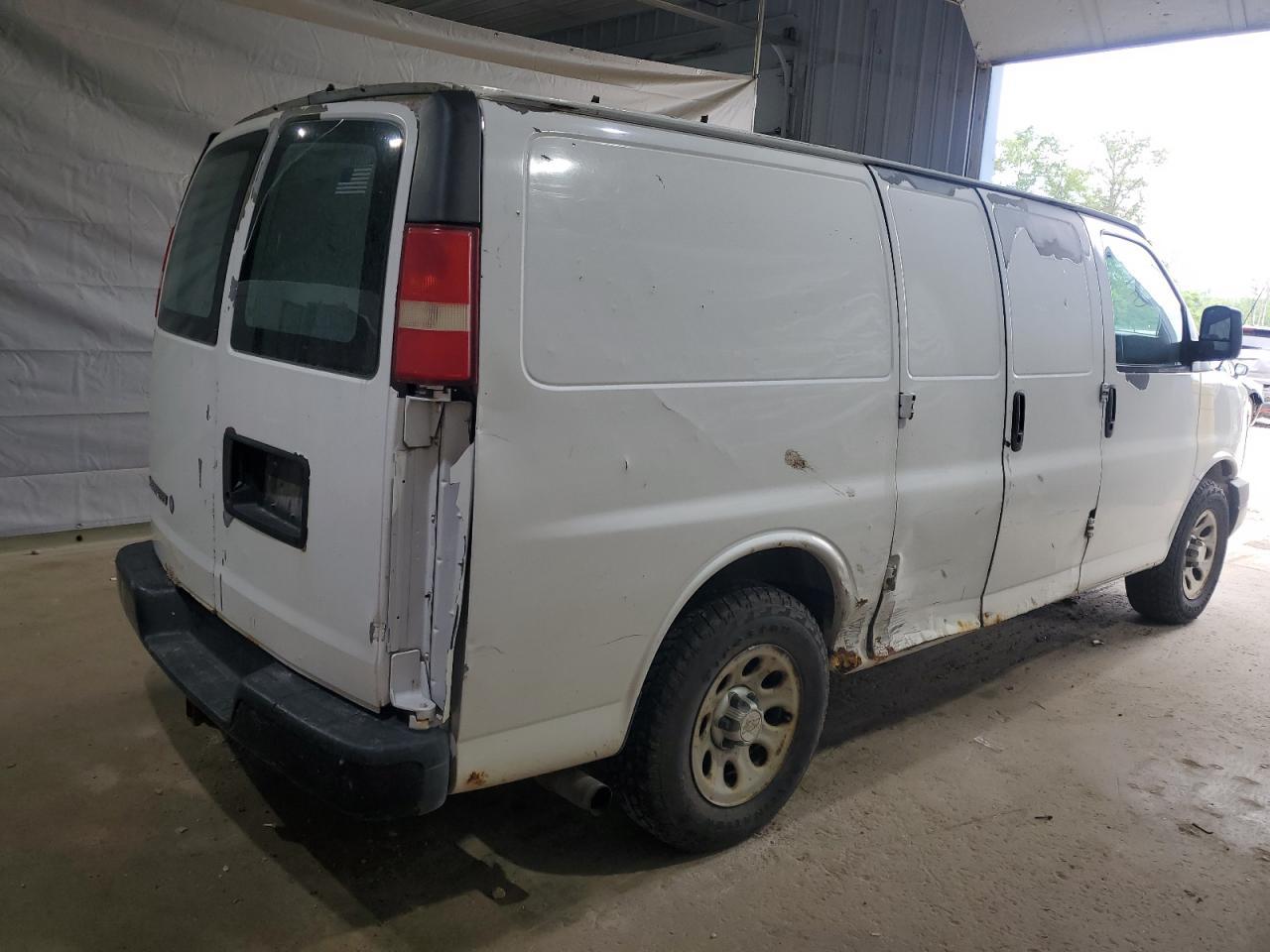 2010 Chevrolet Express G1500 - Image 3