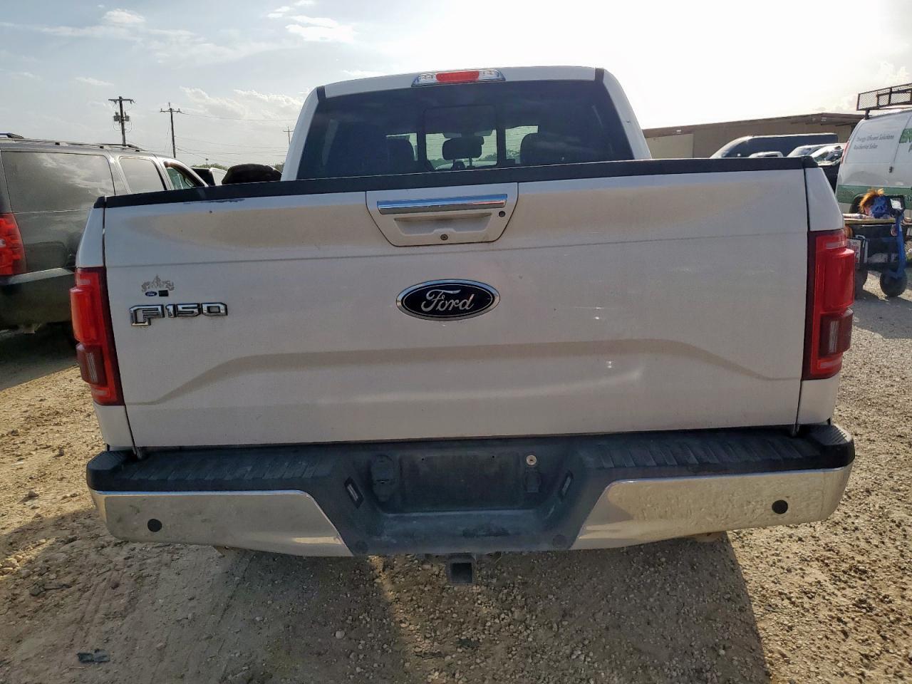 2015 Ford F150 Supercrew - Фото 6