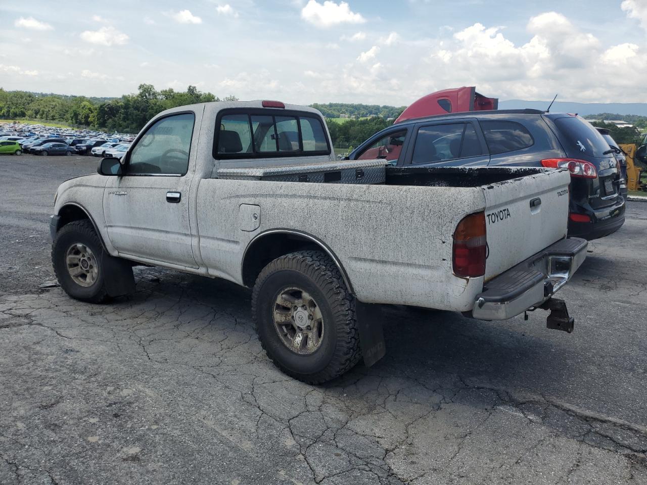 2010 Toyota Tacoma - Image 2