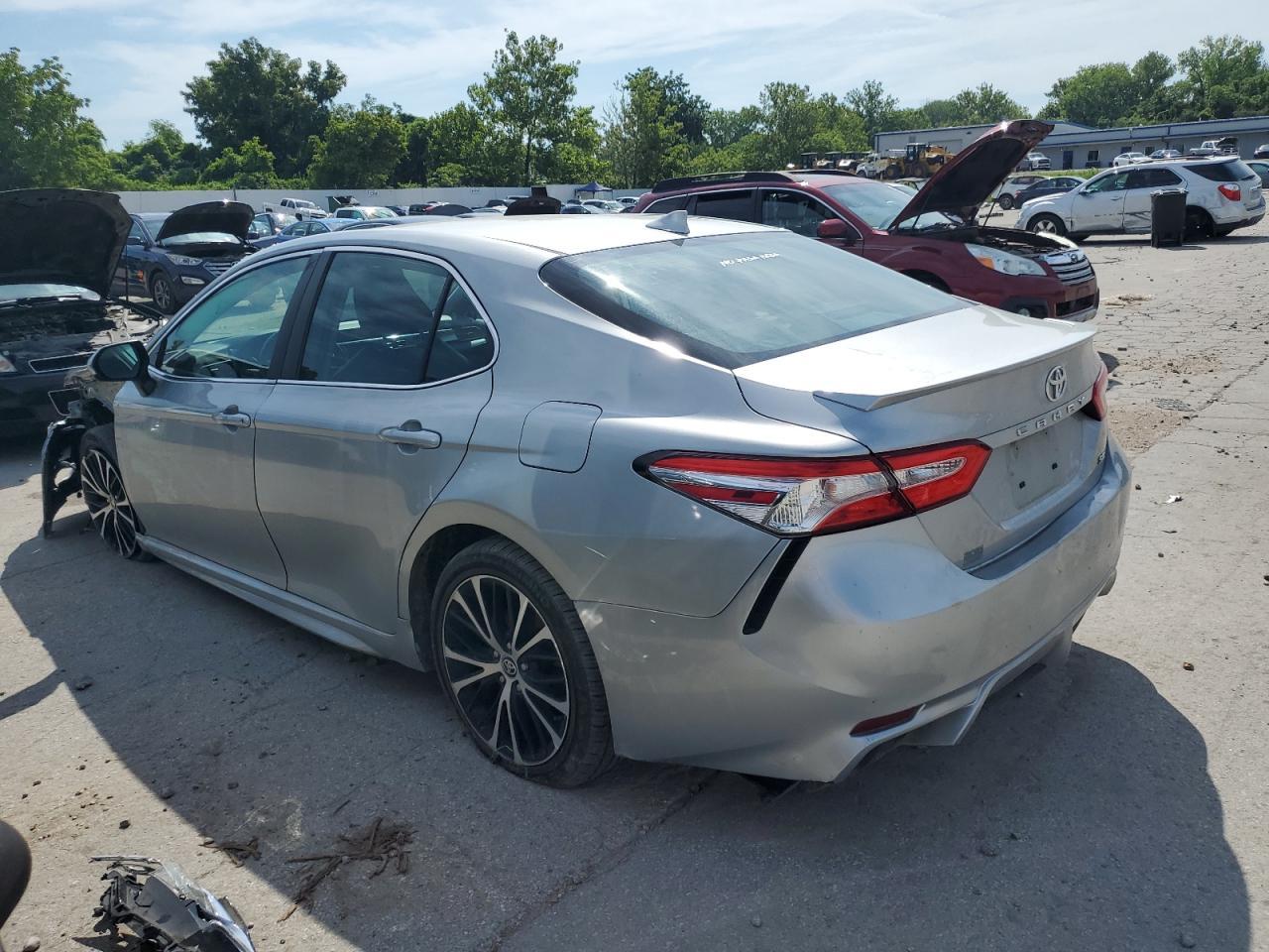 2020 Toyota Camry Se - Image 2