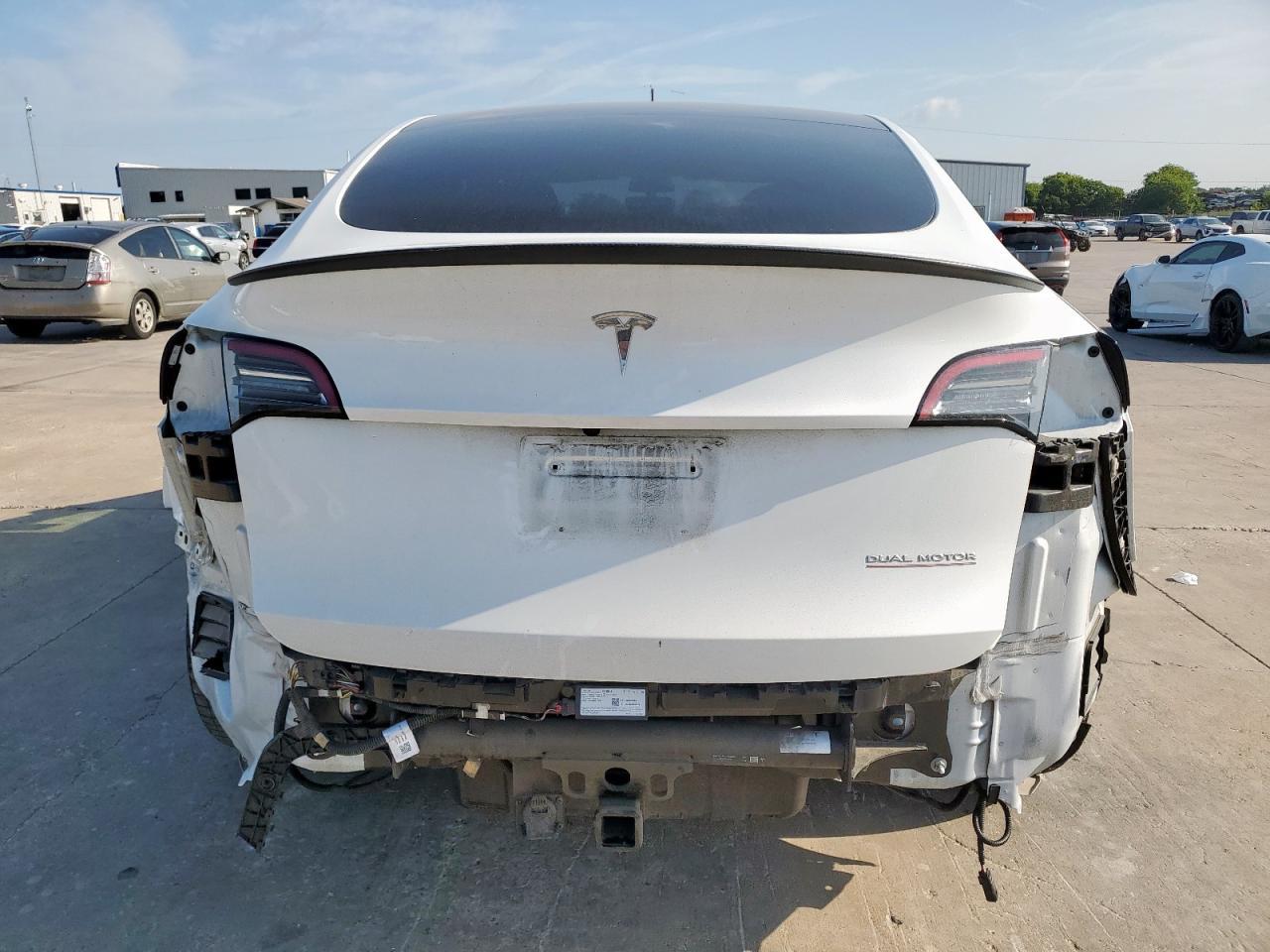 2022 Tesla Model Y - Фото 6