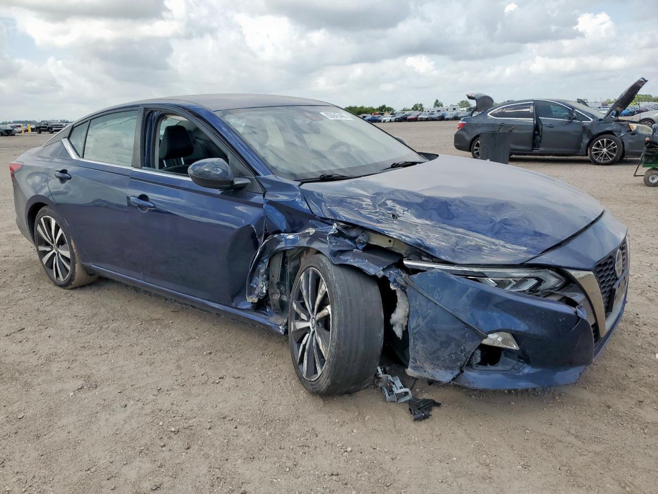 2021 Nissan Altima Sr - Фото 4