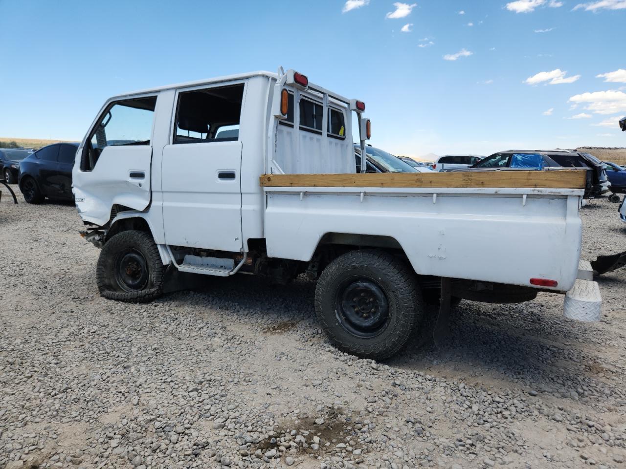 1993 Toyt Hiace - Image 2