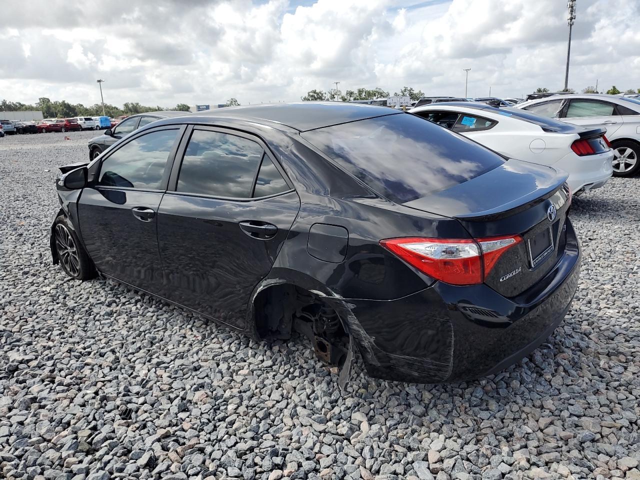 2015 Toyota Corolla L - Фото 2