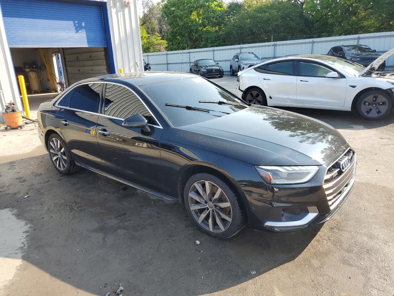 2021 Audi A4 Premium Plus 40 - Фото 4