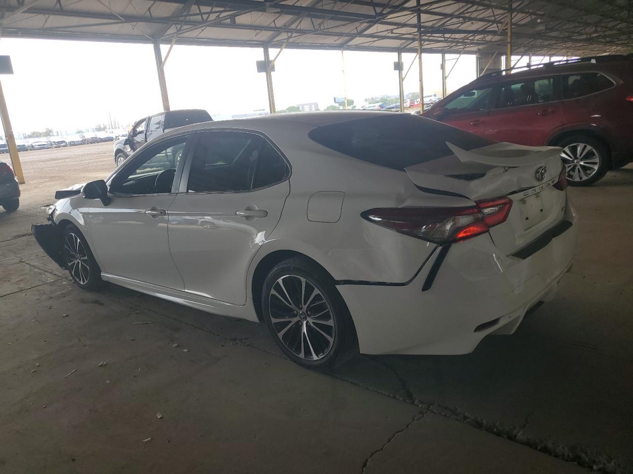 2018 Toyota Camry L - Фото 2