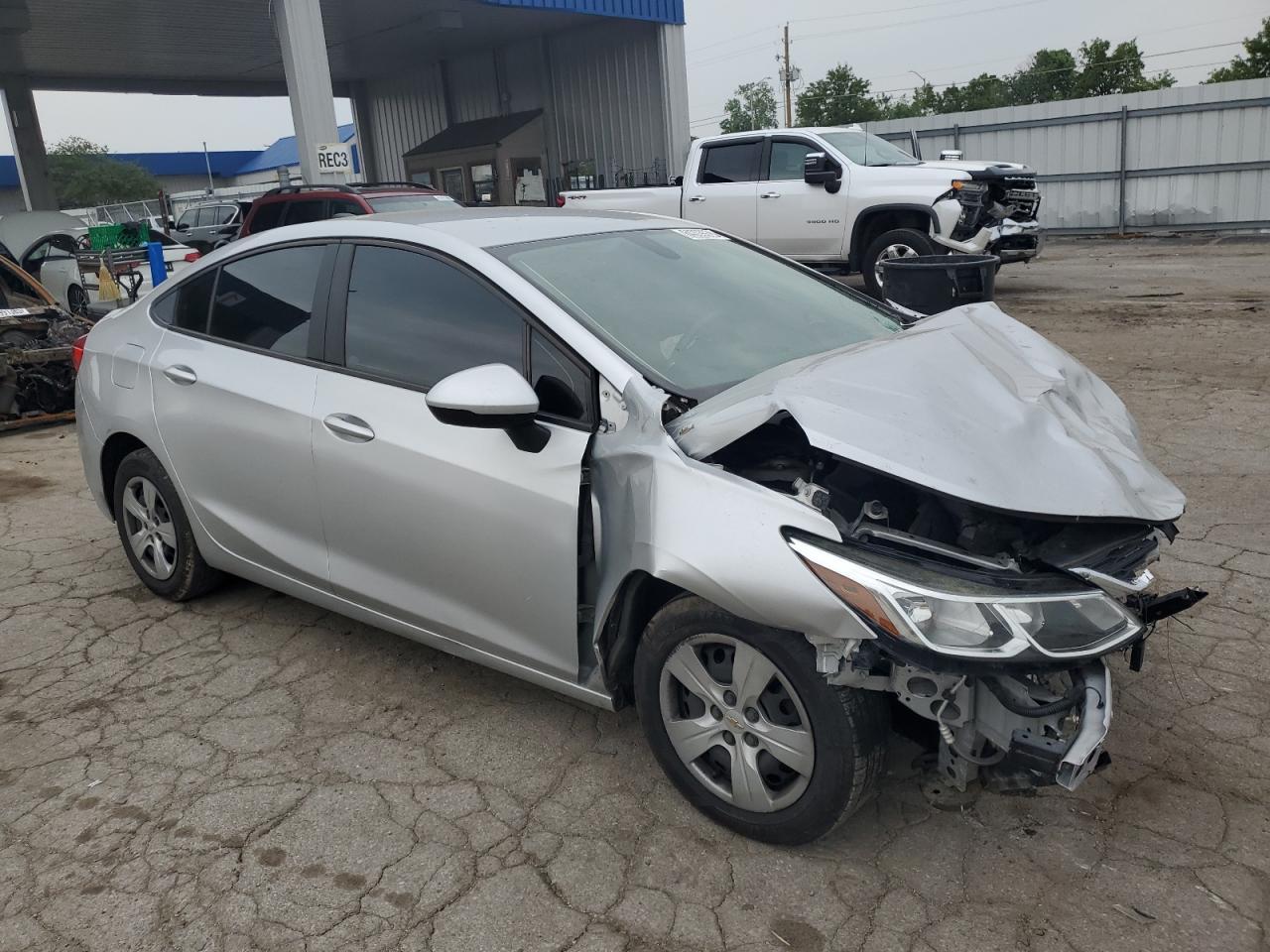 2017 Chevrolet Cruze Ls - Фото 4