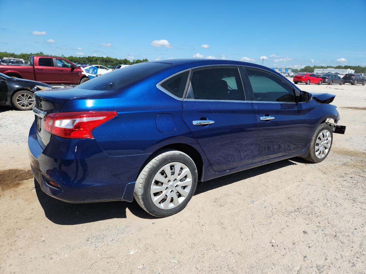 2016 Nissan Sentra S - Фото 3