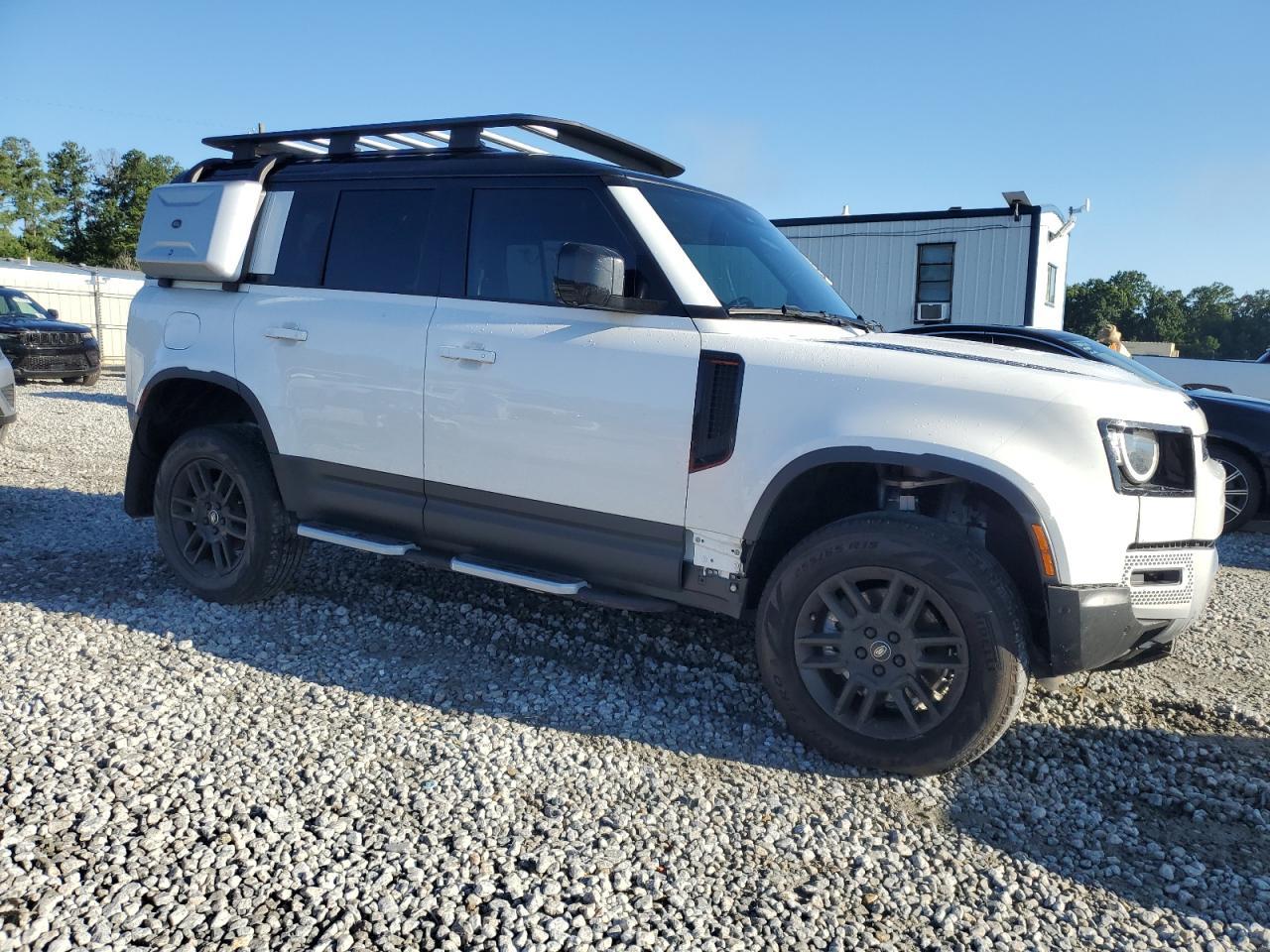 2023 Land Rover Defender 110 S - Image 4