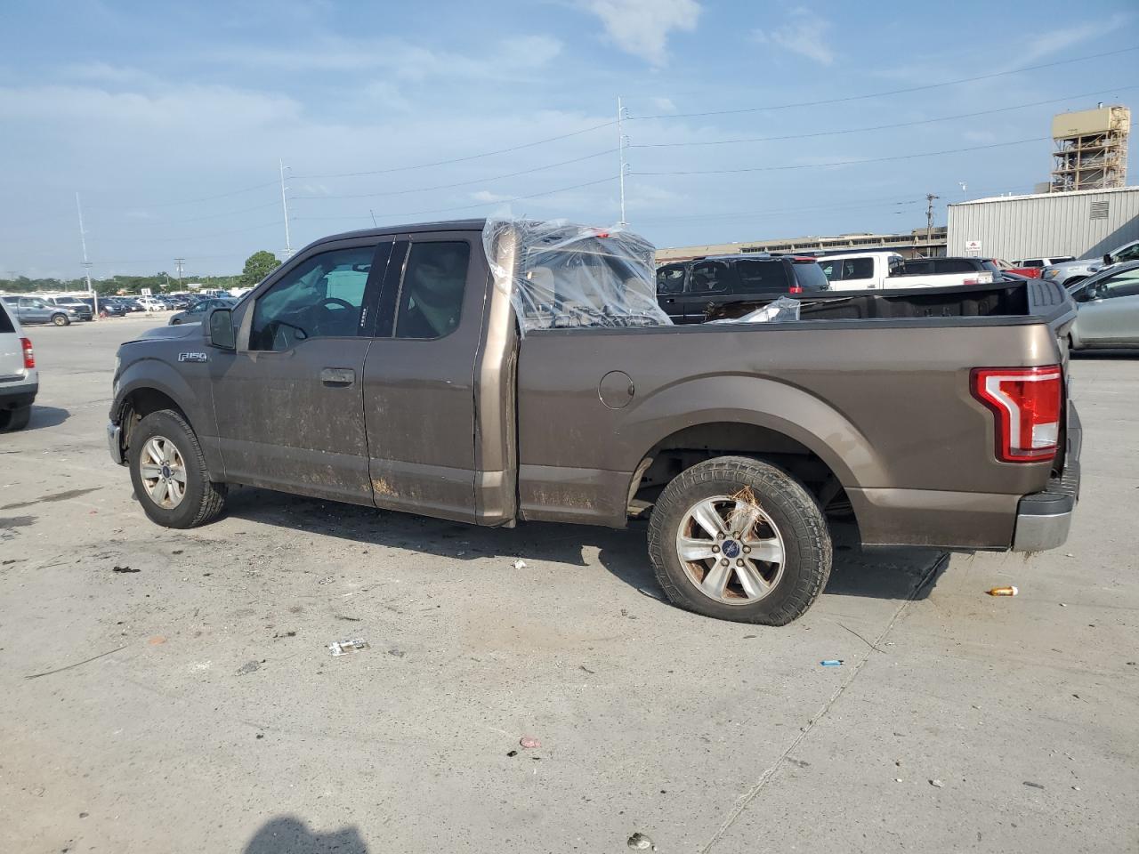 2016 Ford F150 Super Cab - Image 2