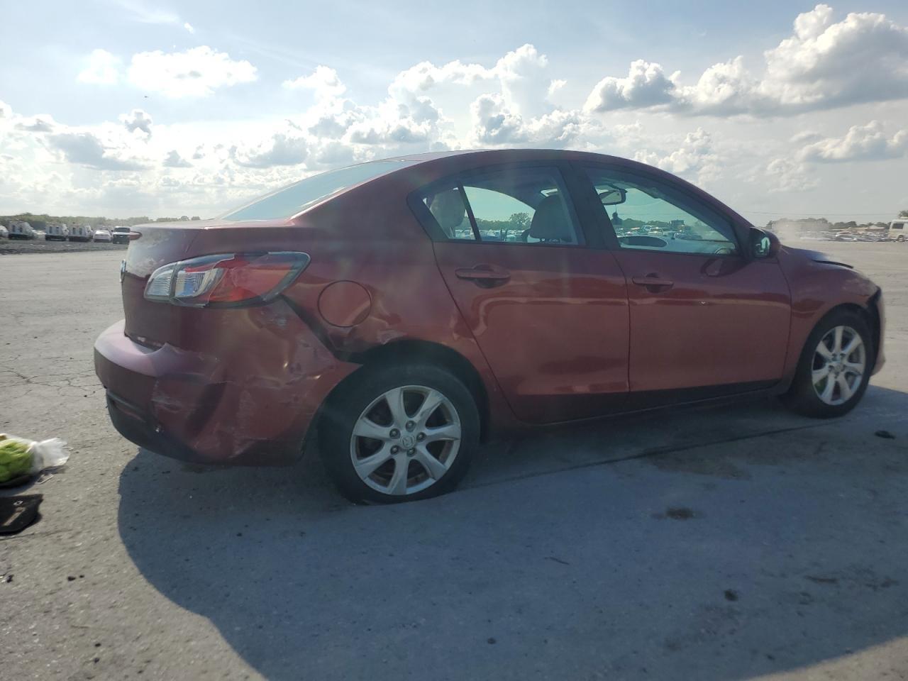 2010 Mazda 3 I - Image 3