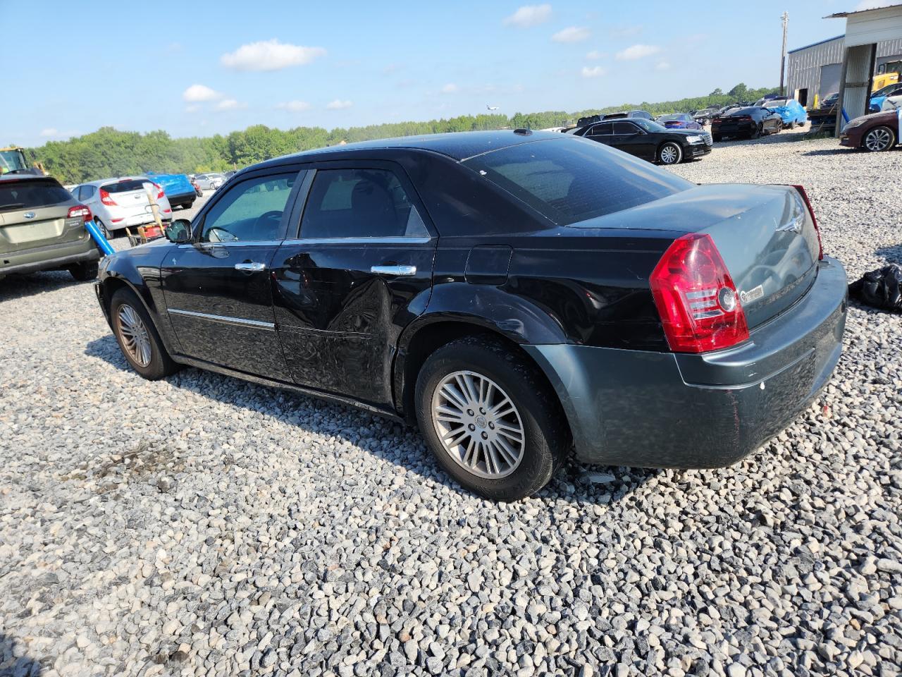 2010 Chrysler 300 Touring - Image 2