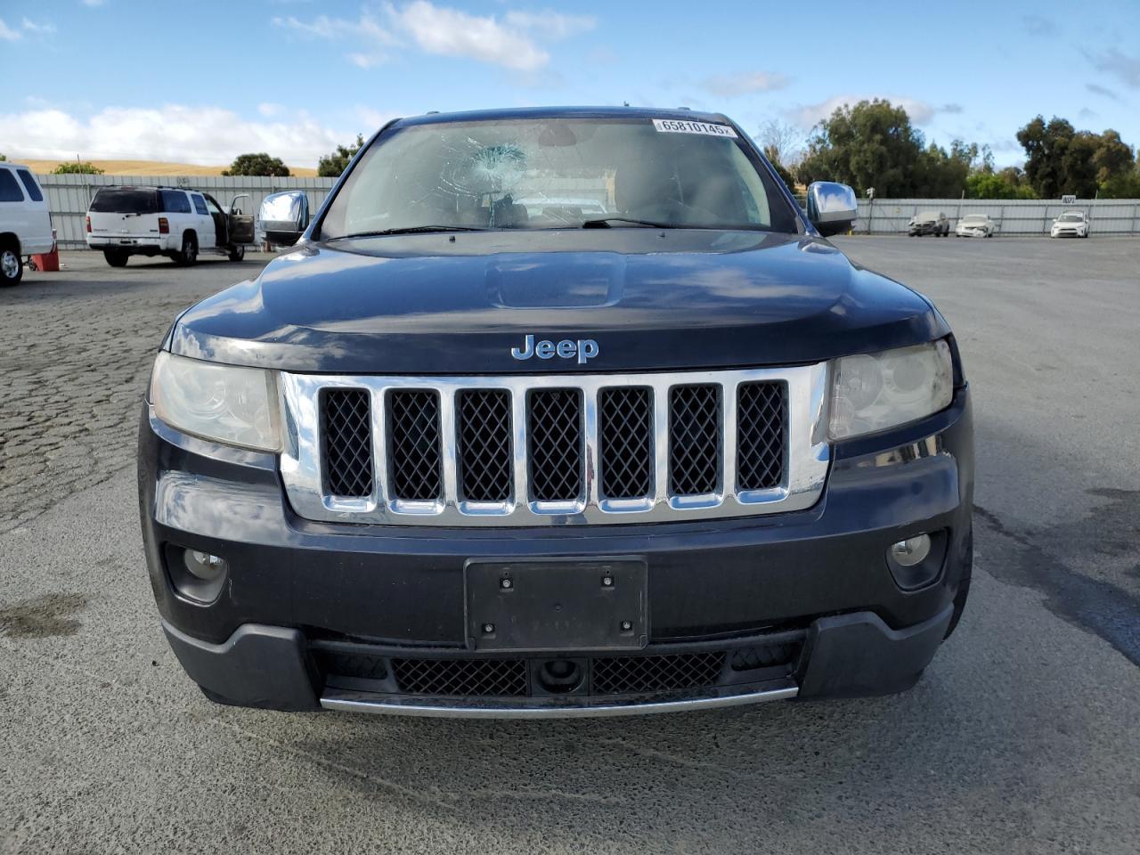 2013 Jeep Grand Cherokee Overland - Image 5