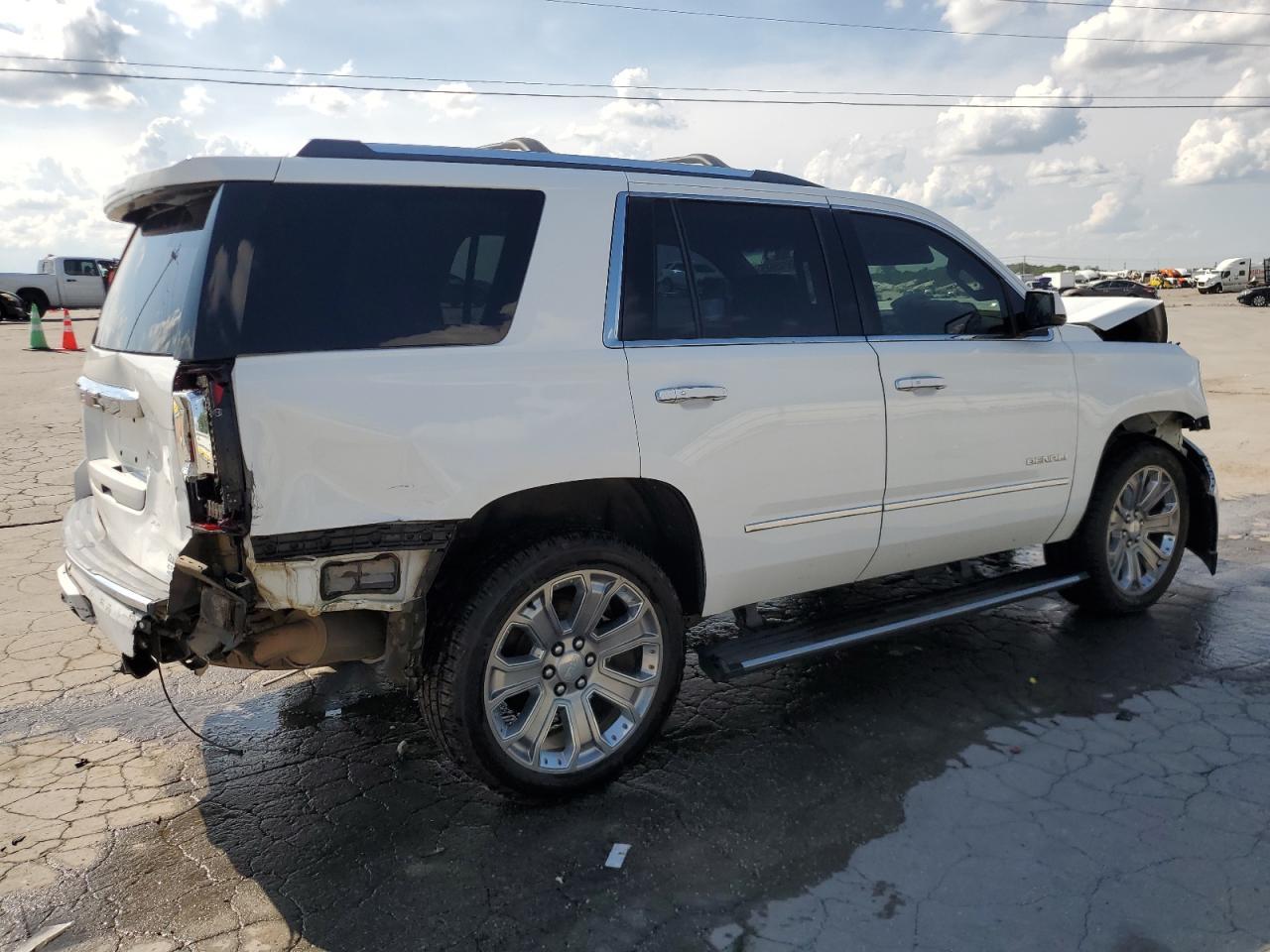 2016 GMC Yukon Denali - Image 3