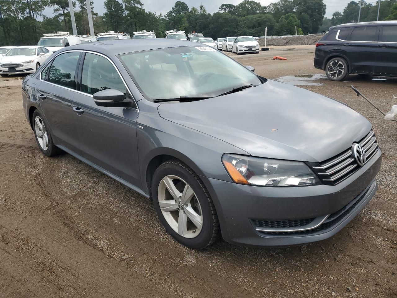 2014 Volkswagen Passat S - Фото 4