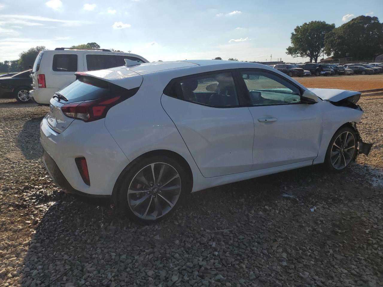 2019 Hyundai Veloster 2.0L Premium - Фото 3