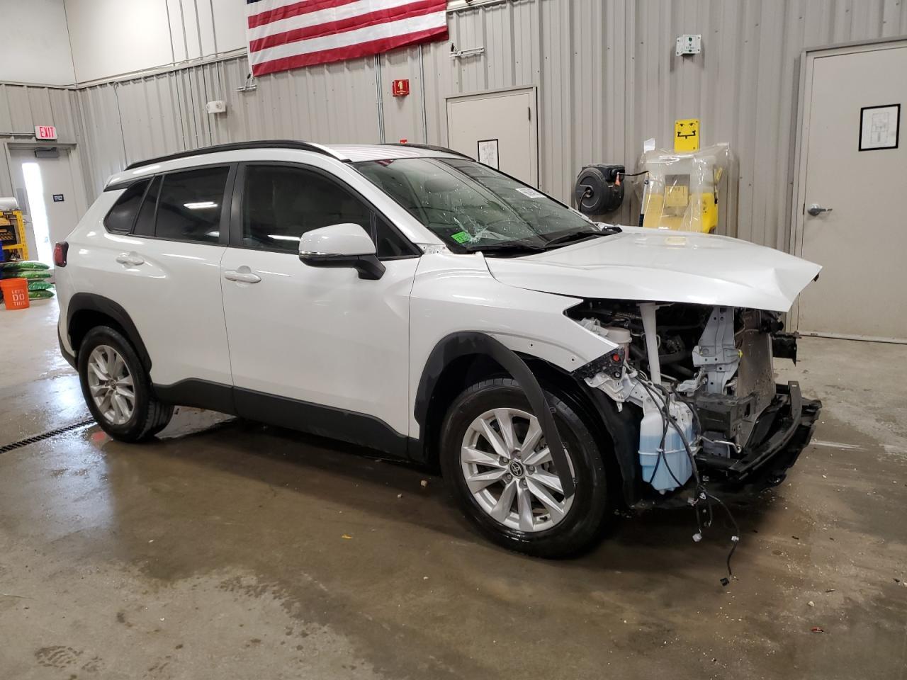 2022 Toyota Corolla Cross Le - Фото 4