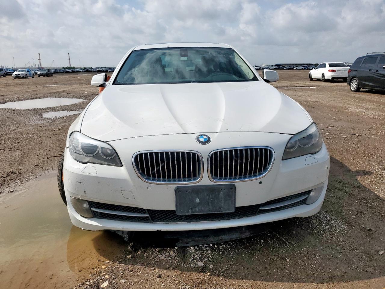 2012 BMW 528 I - Image 5