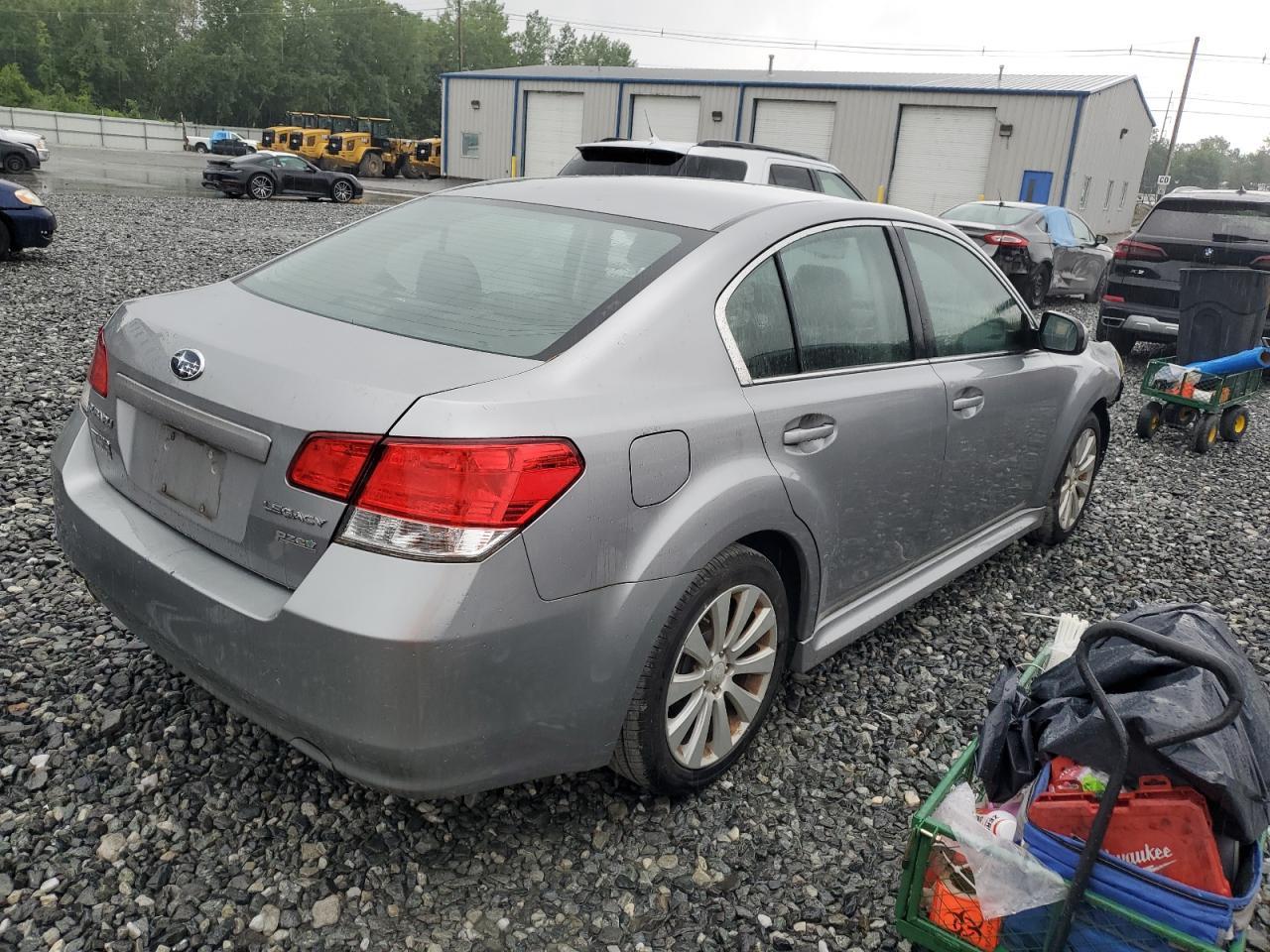 2010 Subaru Legacy 2.5I Limited - Image 3