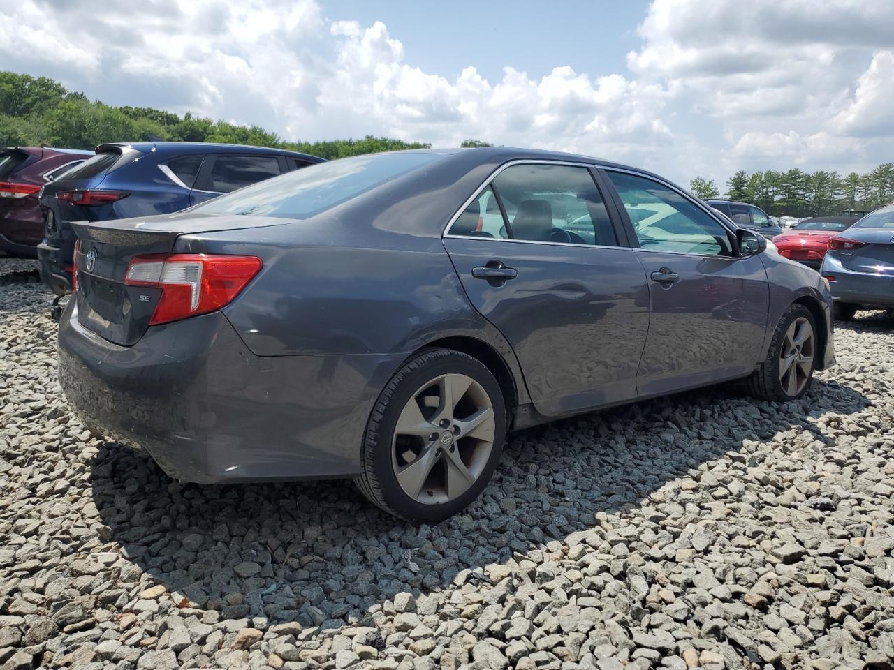 2014 Toyota Camry L - Image 3