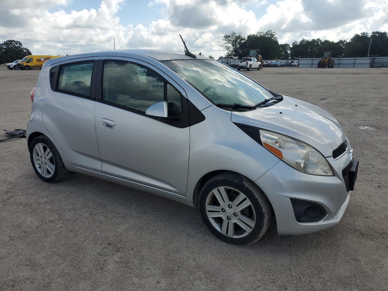 2014 Chevrolet Spark 1Lt - Фото 4