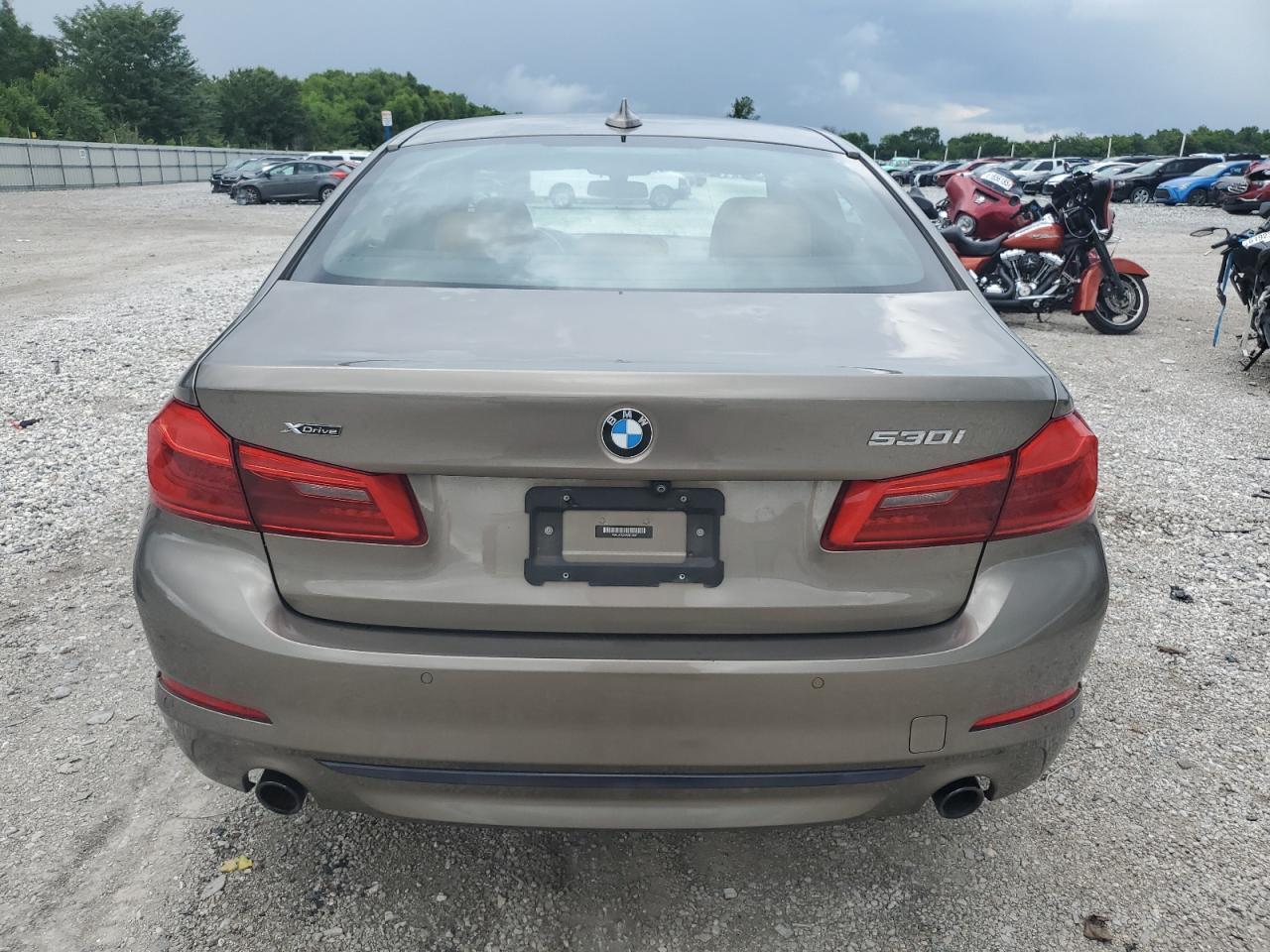 2019 BMW 530 Xi - Image 6