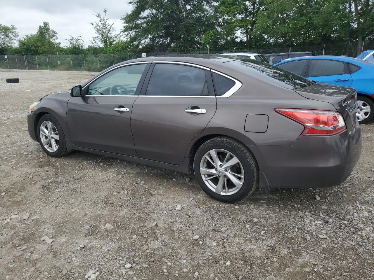 2013 Niss Altima - Image 2