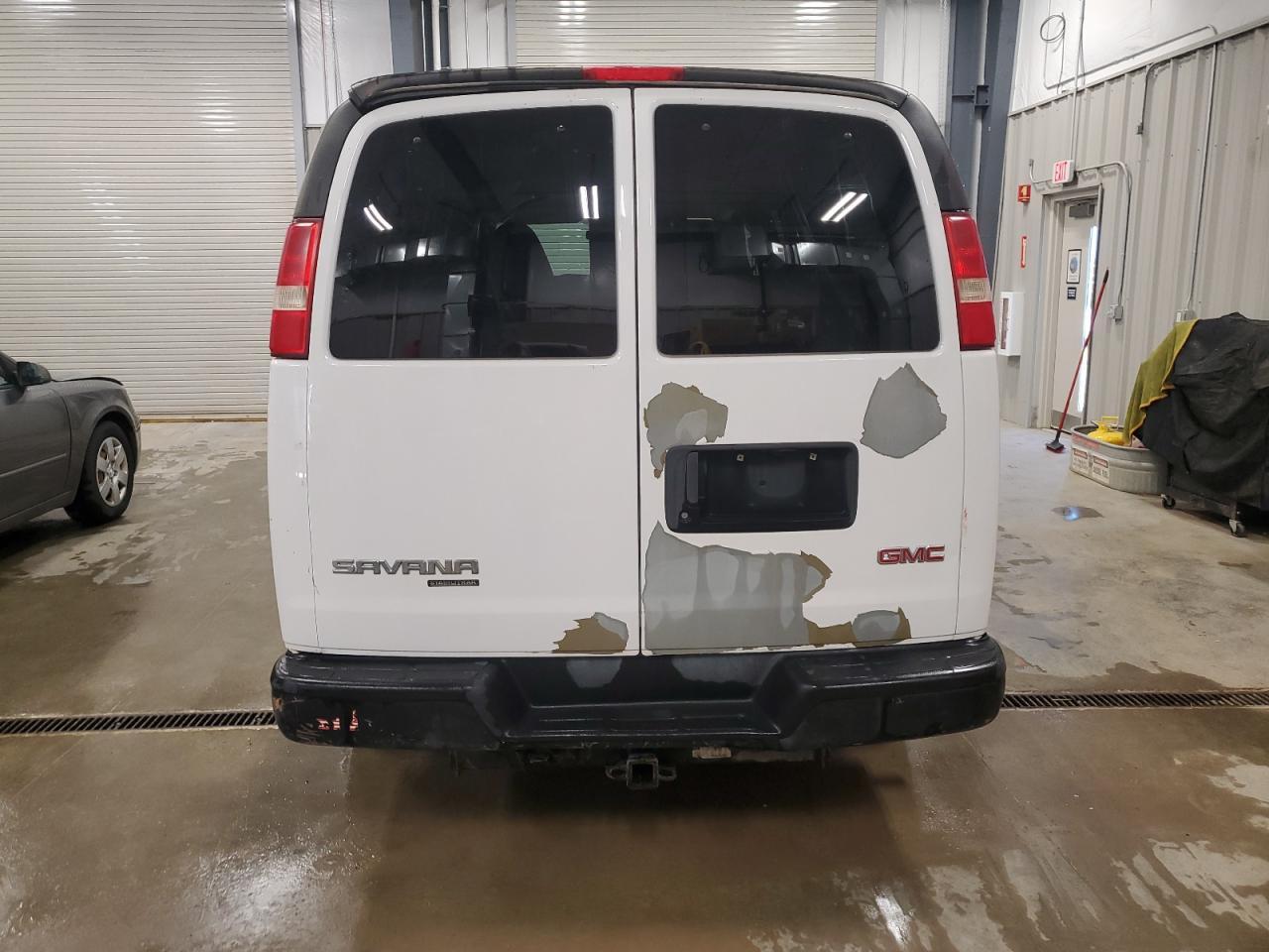 2012 GMC Savana G2500 Ls - Image 6