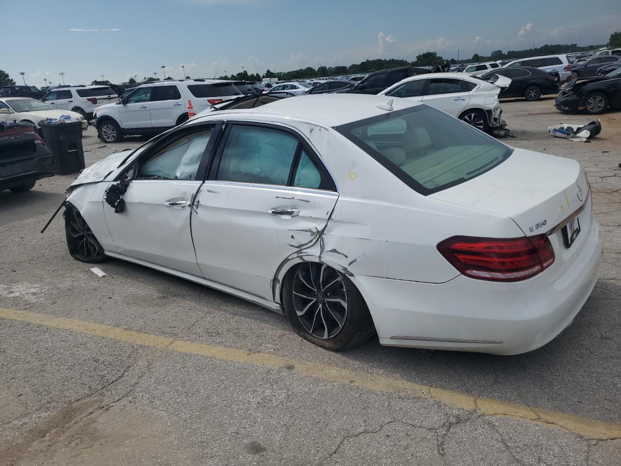 2014 Mercedes-Benz E 350 4Matic - Фото 2