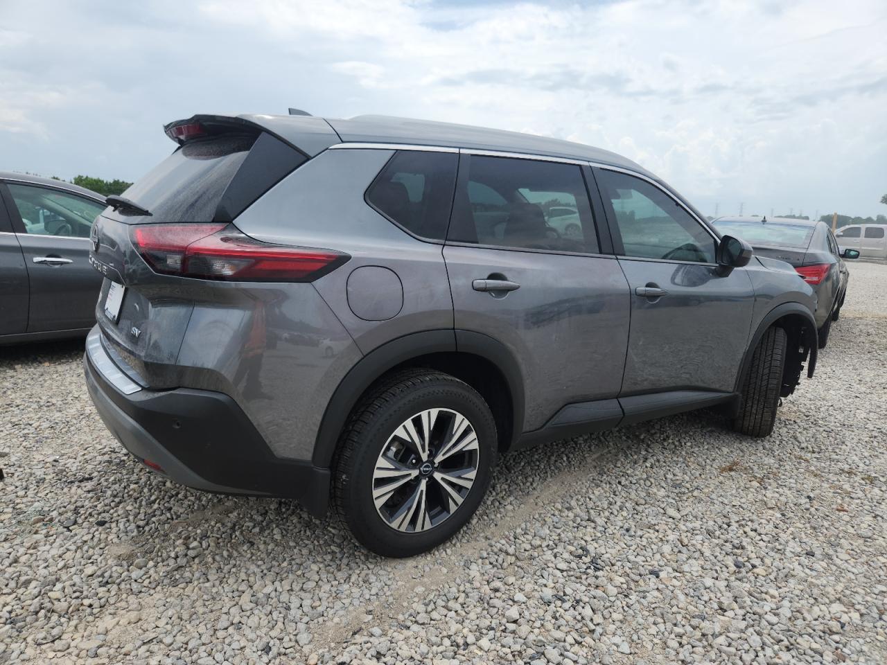 2023 Nissan Rogue Sv - Image 3