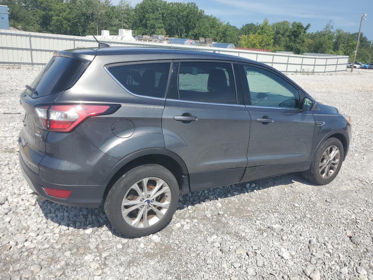 2017 Ford Escape Se - Фото 3