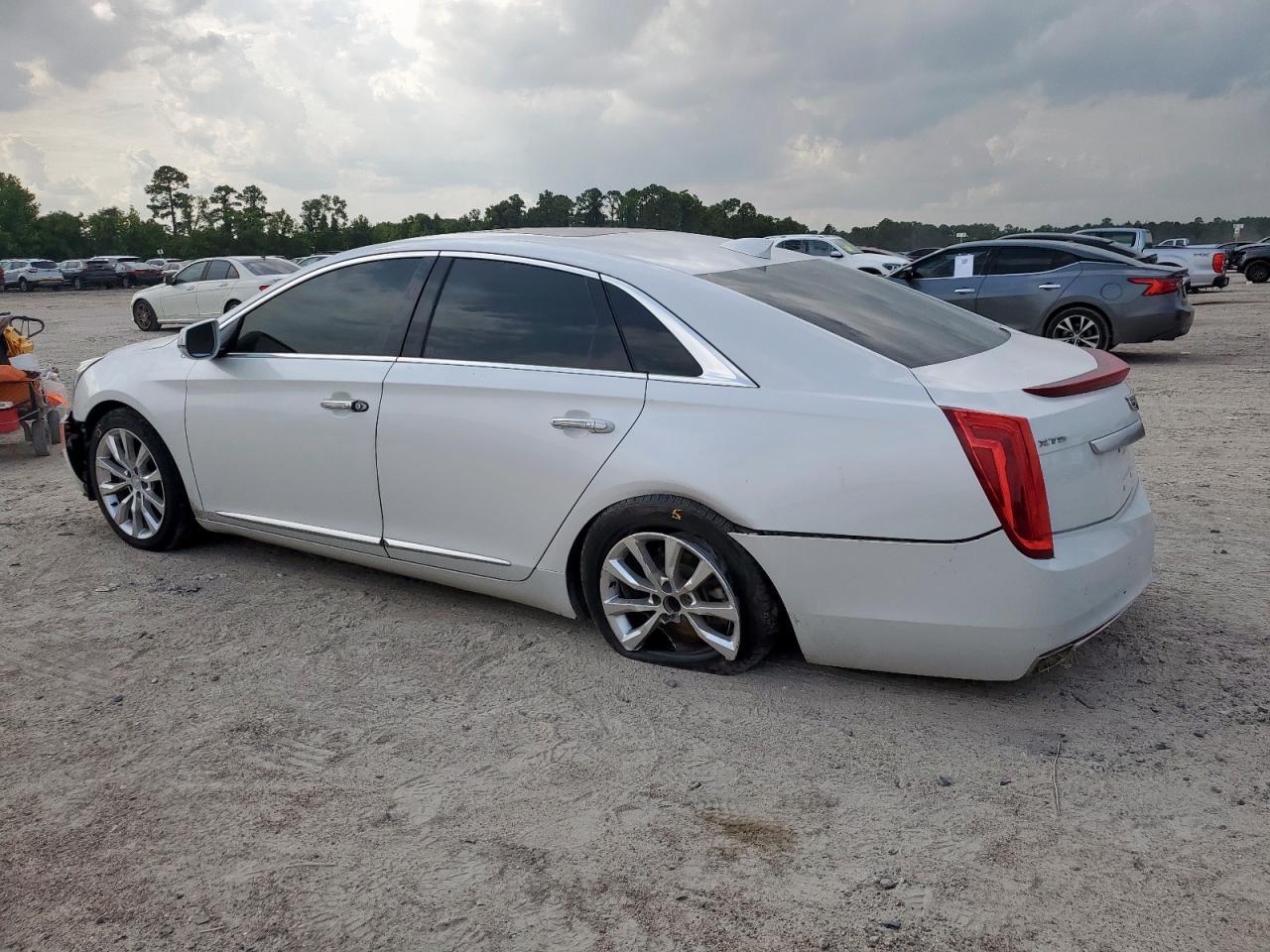 2016 Cadillac Xts Luxury Collection - Image 2