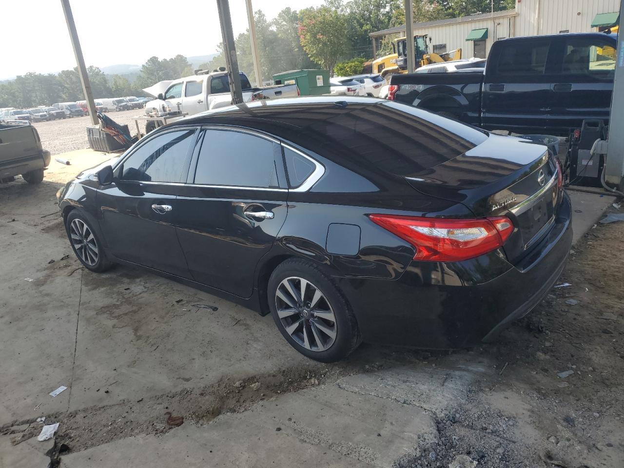 2017 Nissan Altima 2.5 - Фото 2