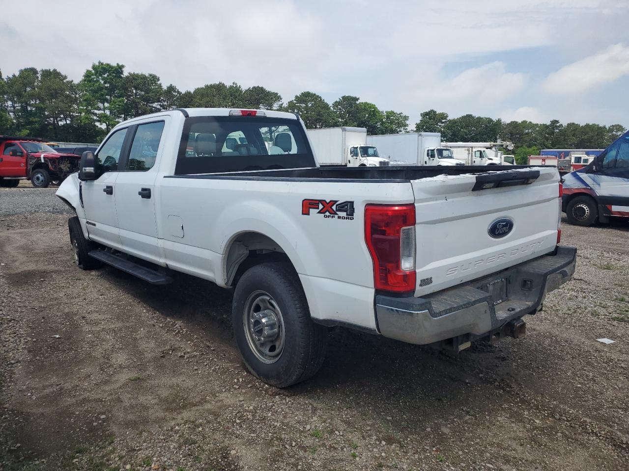 2019 Ford F350 Super Duty - Фото 2