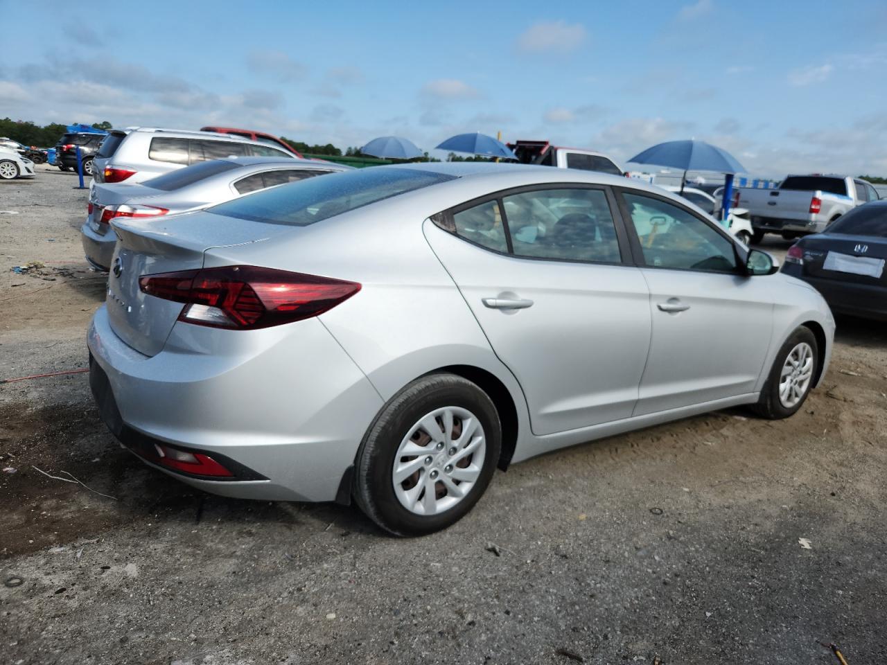 2020 Hyundai Elantra Se - Фото 3