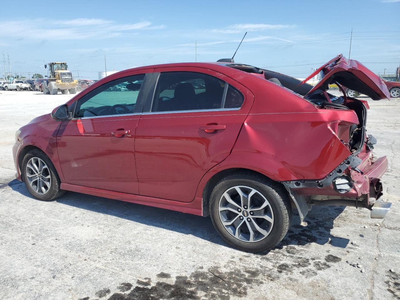 2017 Chevrolet Sonic Lt - Фото 2