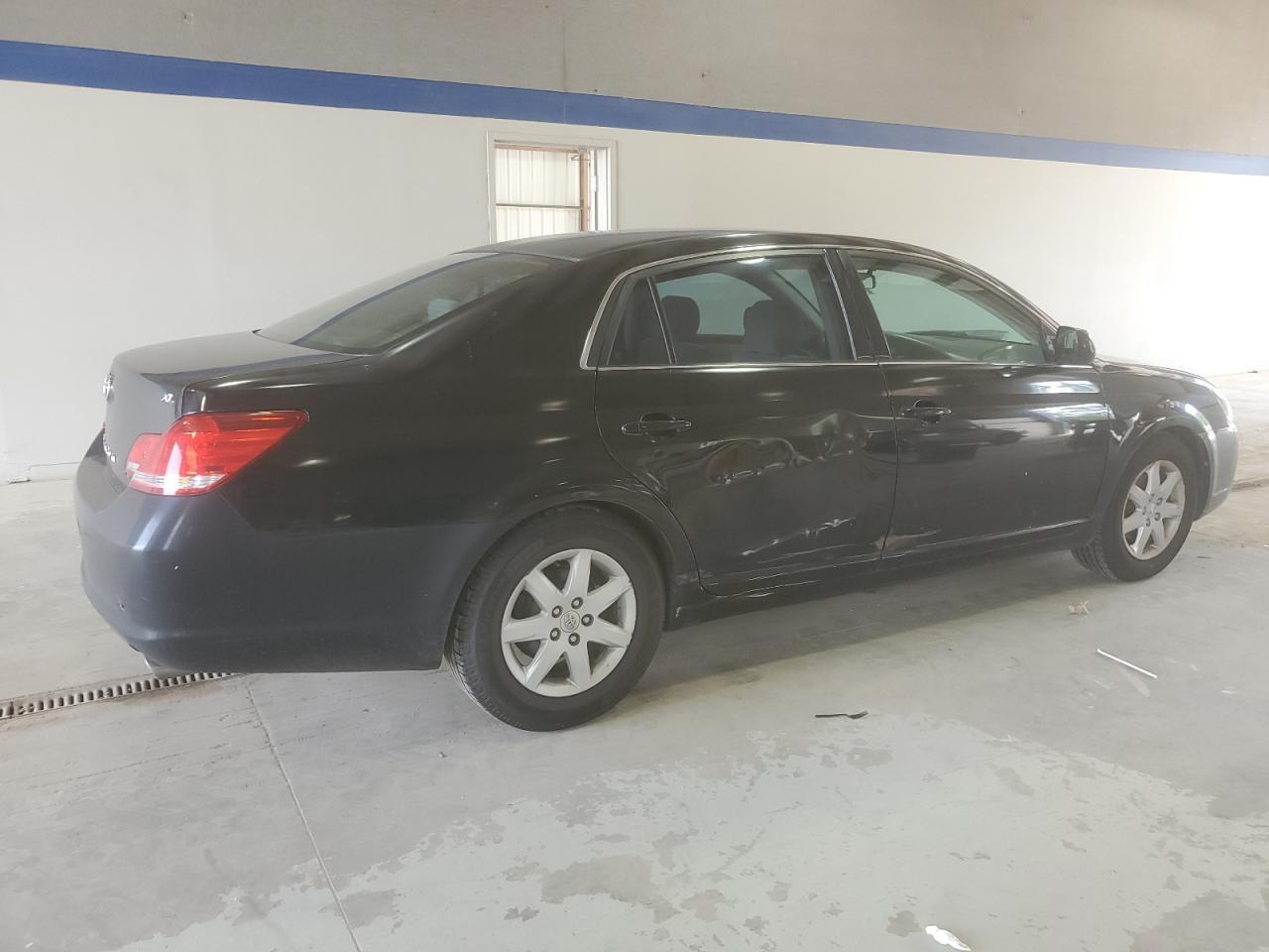 2007 Toyota Avalon Xl - Image 3