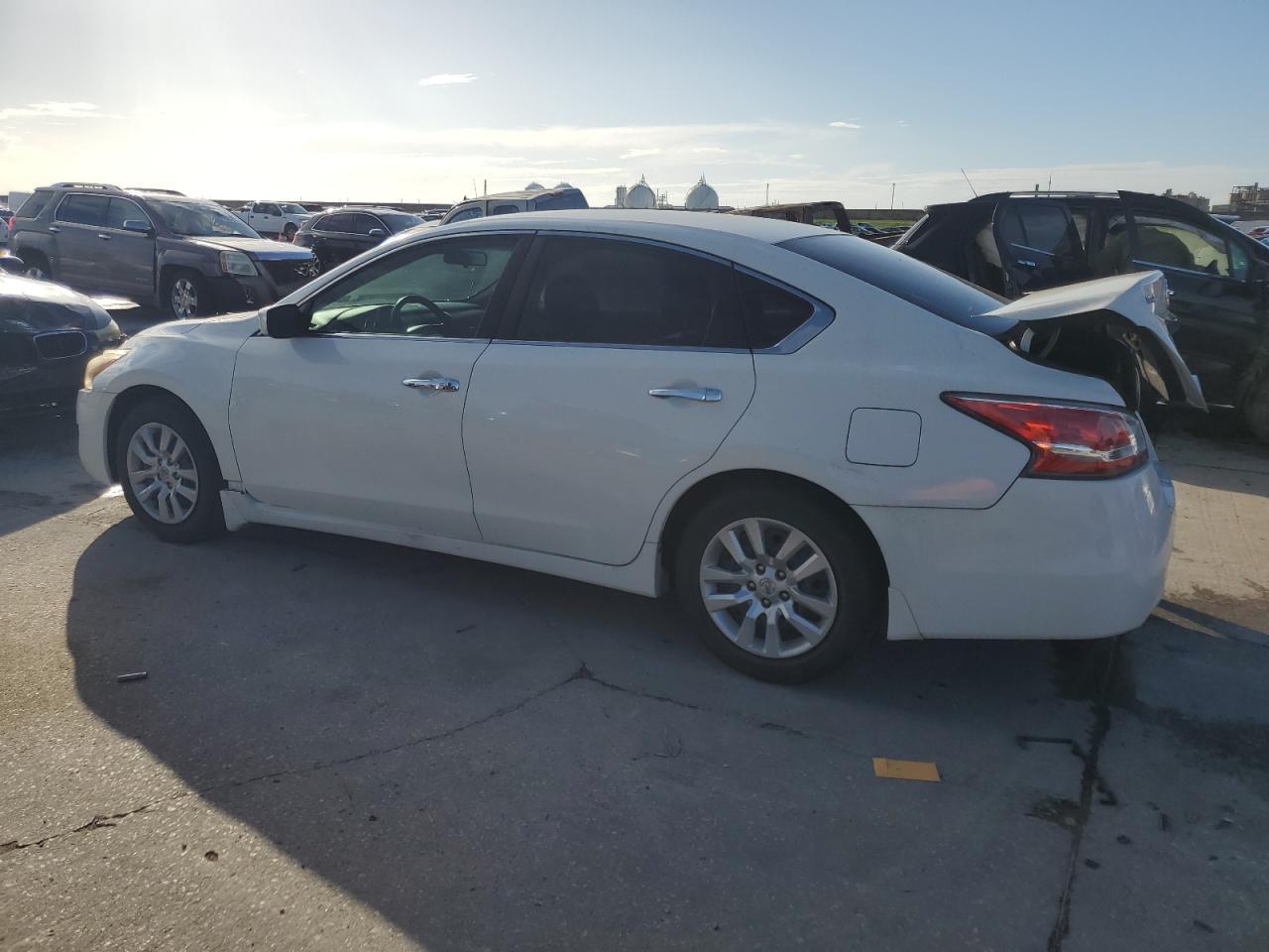 2015 Nissan Altima - Image 2