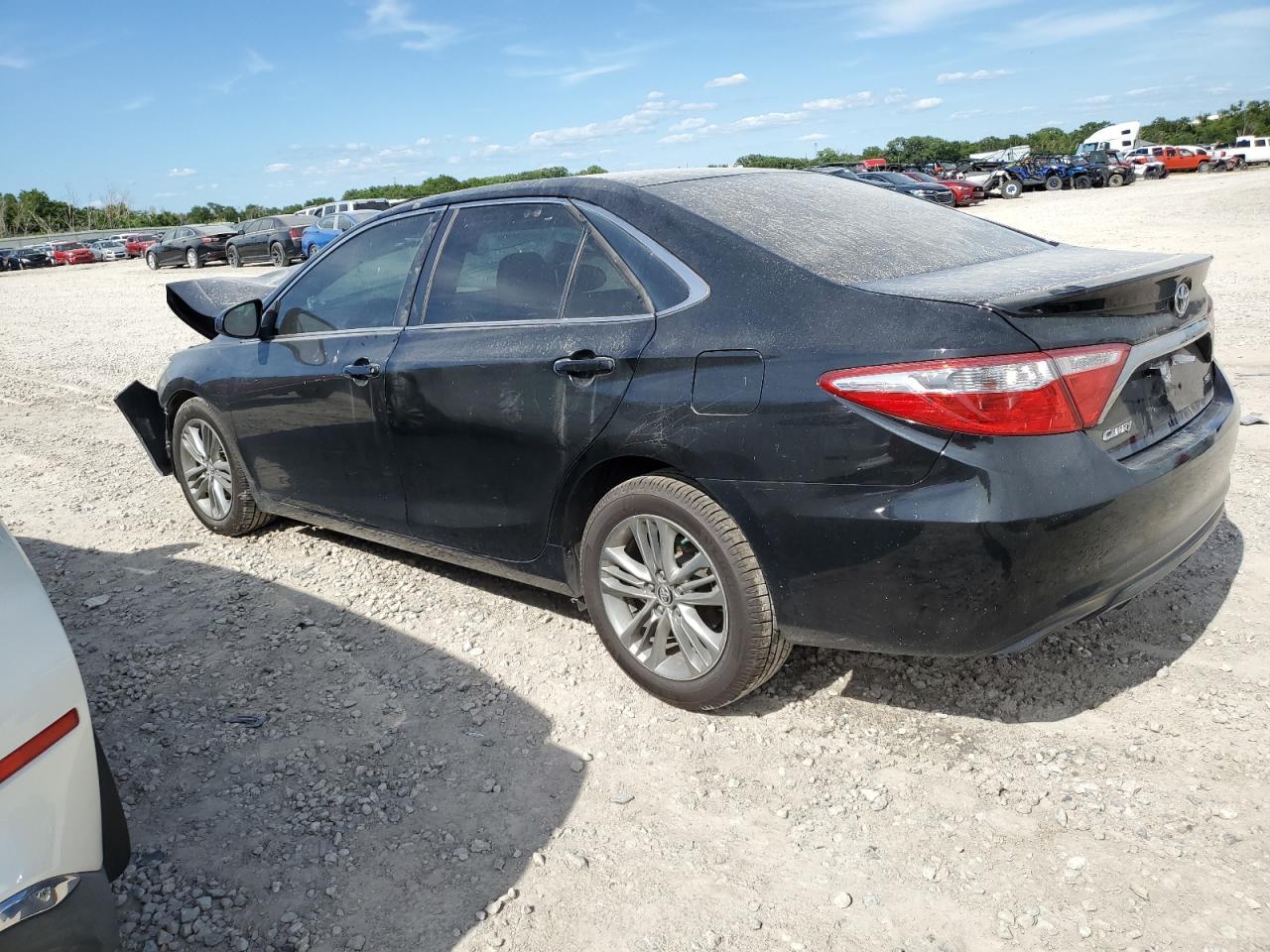 2015 Toyota Camry Le - Image 2