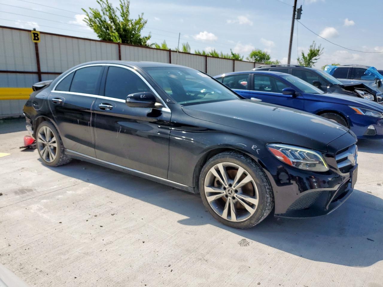 2019 Mercedes-Benz C 300 - Фото 4