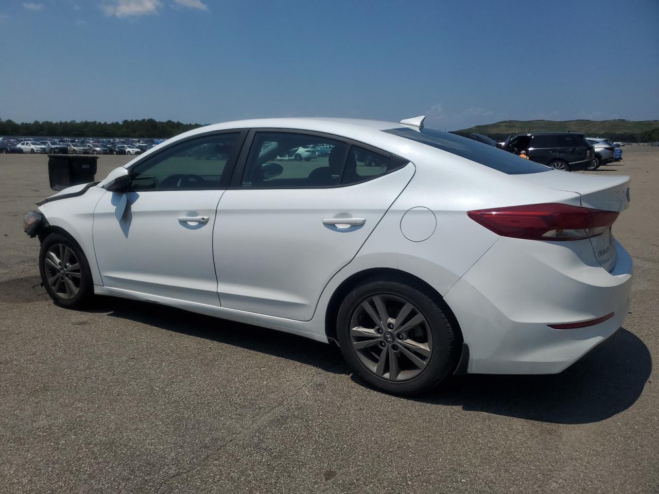 2018 Hyundai Elantra Sel - Фото 2