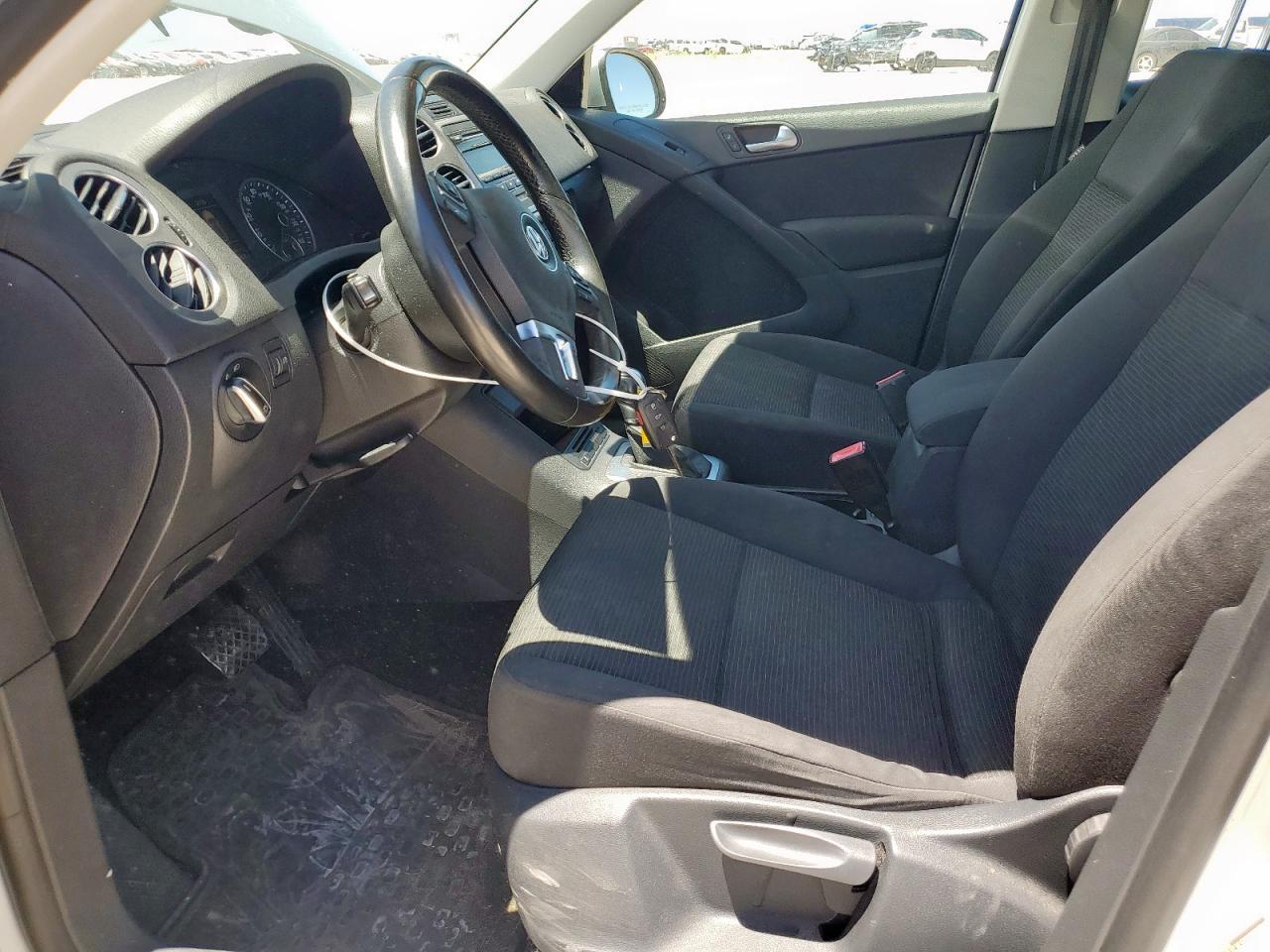 2014 Volkswagen Tiguan S - Image 7