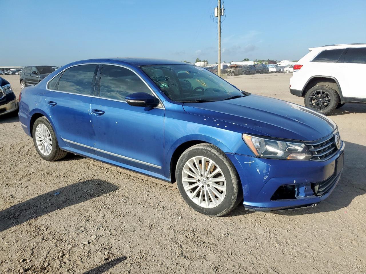 2017 Volkswagen Passat Se - Image 4
