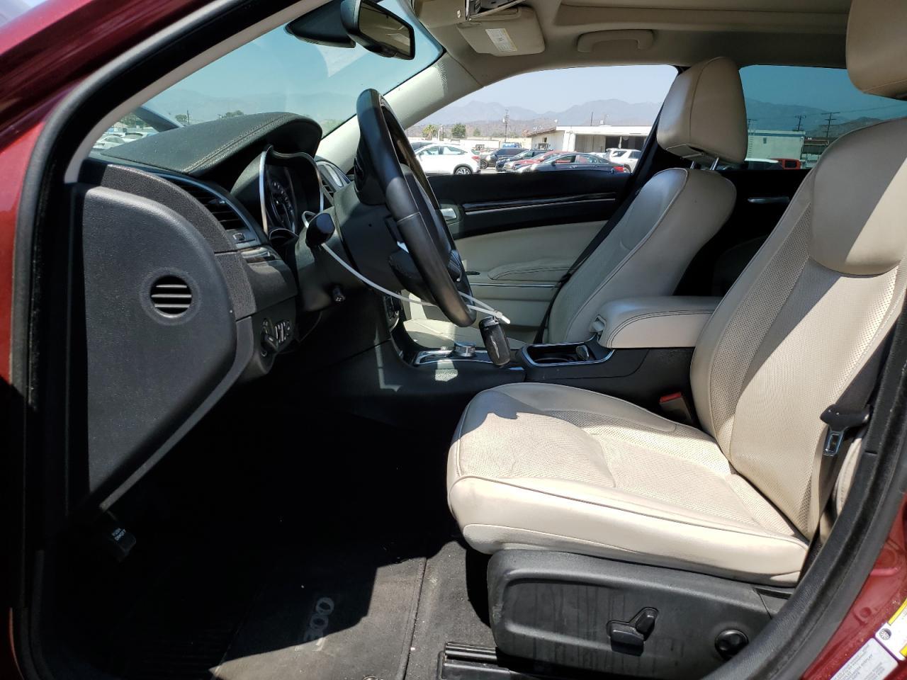 2016 Chrysler 300C - Фото 7