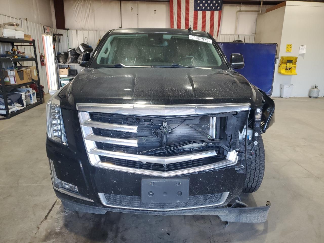 2017 Cadillac Escalade Luxury - Image 5