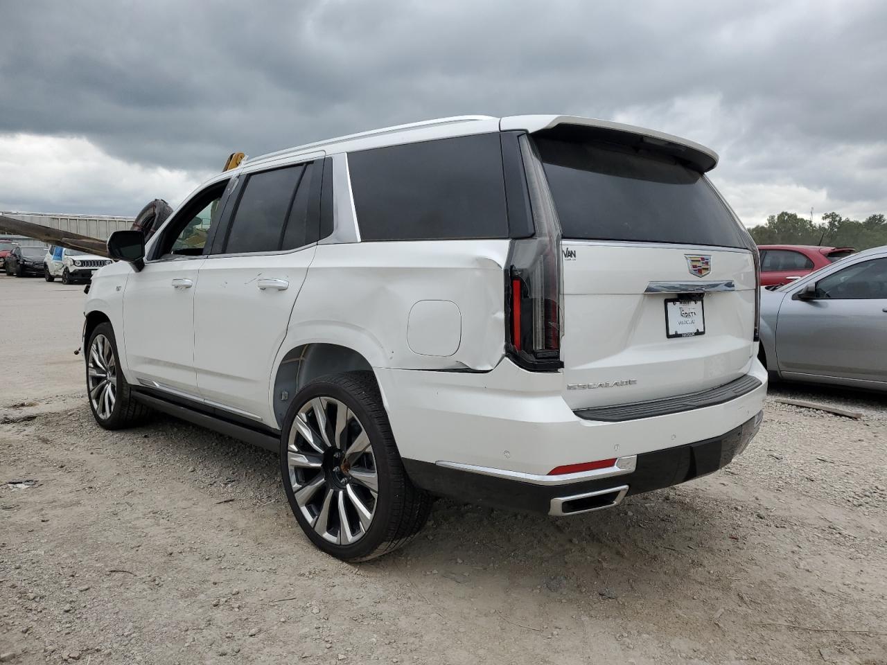 2025 Cadillac Escalade Premium Luxury - Image 2