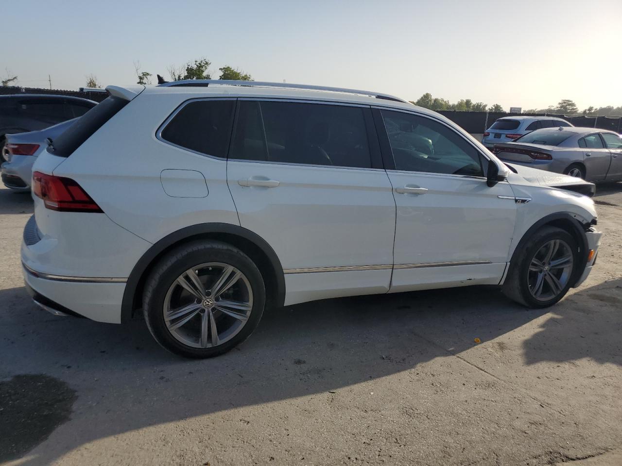 2019 Volkswagen Tiguan Se - Фото 3