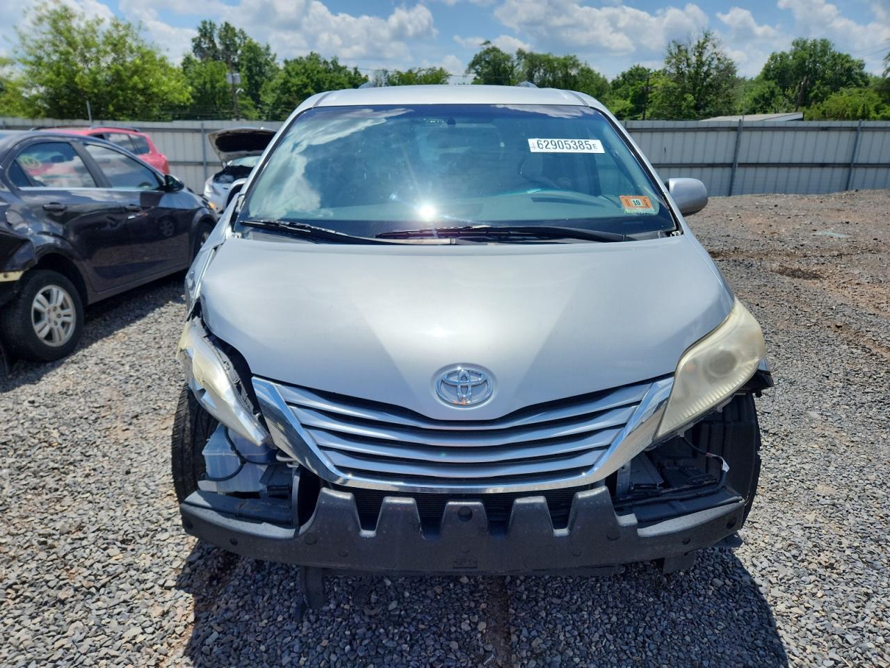 2016 Toyota Sienna Le - Image 5