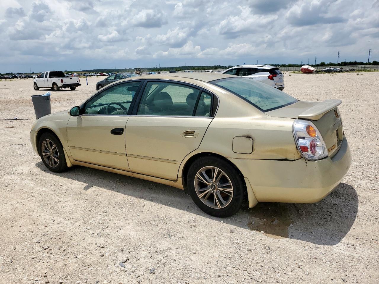 2004 Nissan Altima Base - Фото 2